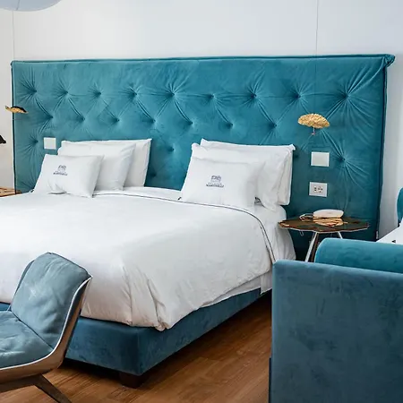 Palazzo Martinelli 4* سورينتو